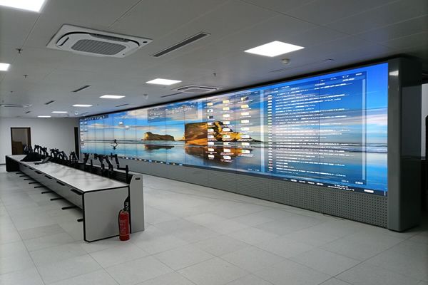 指揮中心大屏選型指南：小間距LED顯示屏VS液晶拼接屏，到底怎么選？