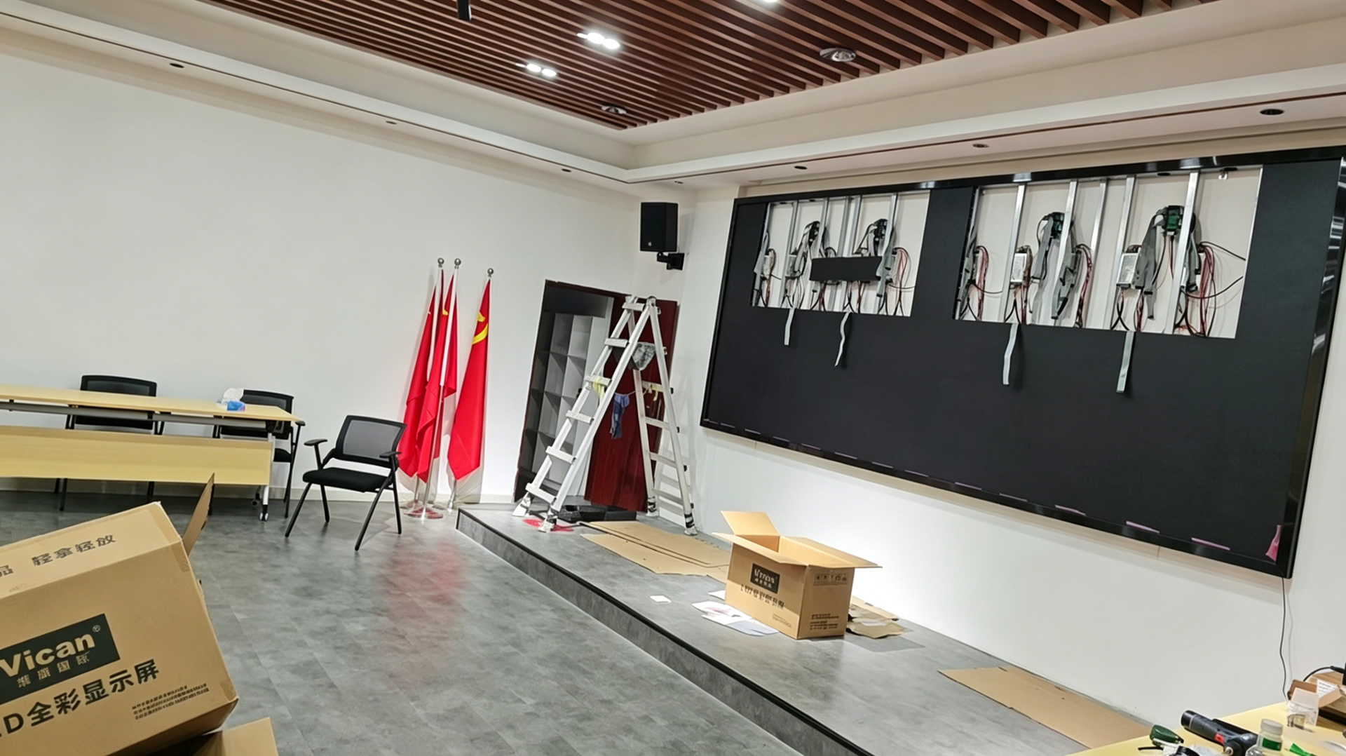 LED顯示屏常見故障排查手冊｜死燈、黑屏、花屏原因與解決方法